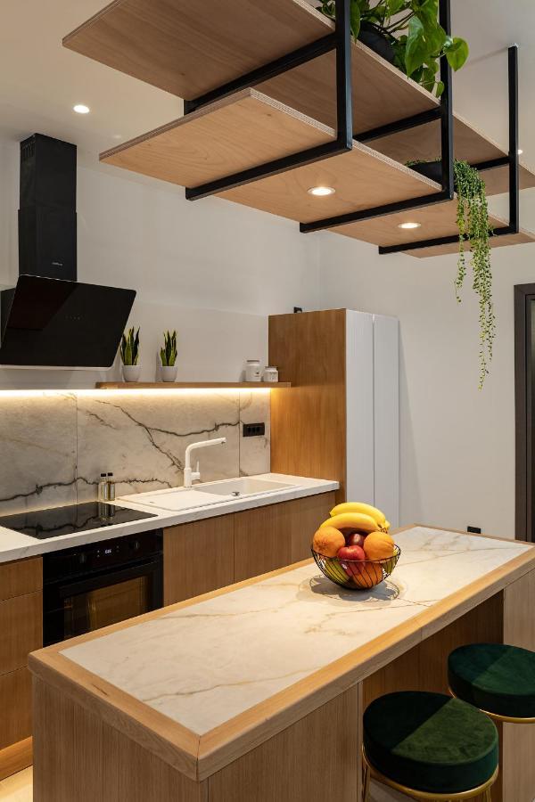 Casa Dionysia - New Lux 2Br With Jacuzzi Near Maleme Beach Εξωτερικό φωτογραφία
