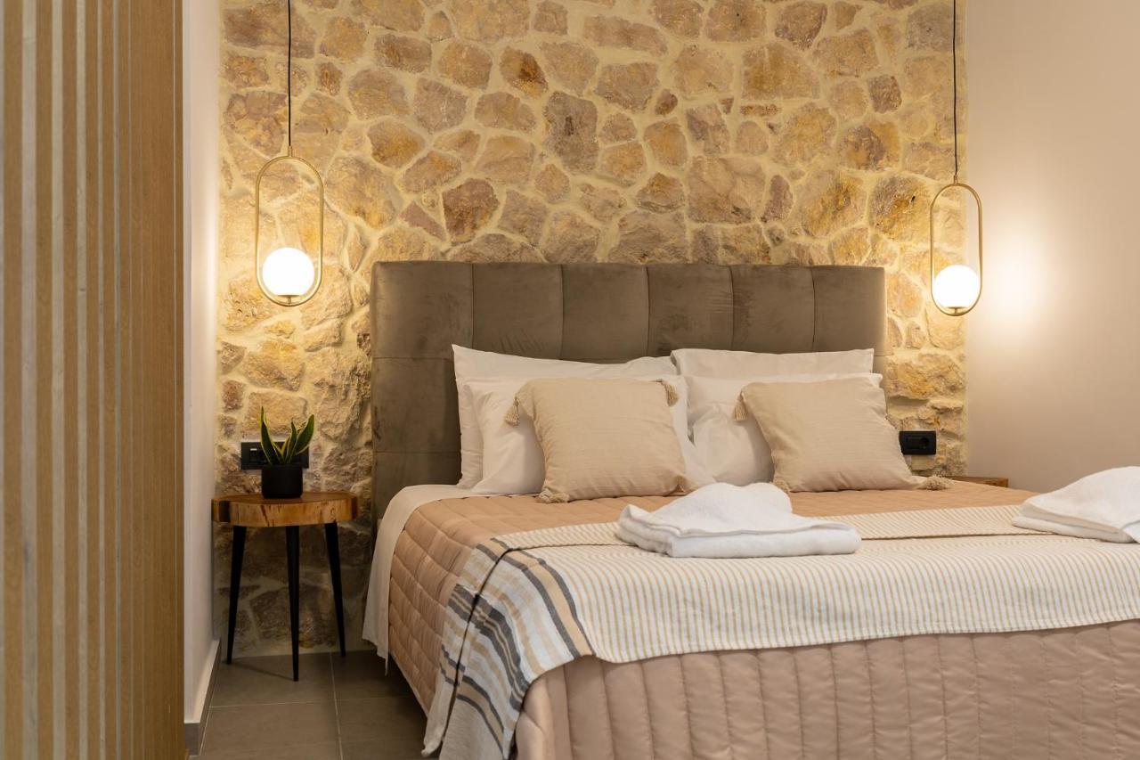 Casa Dionysia - New Lux 2Br With Jacuzzi Near Maleme Beach Εξωτερικό φωτογραφία
