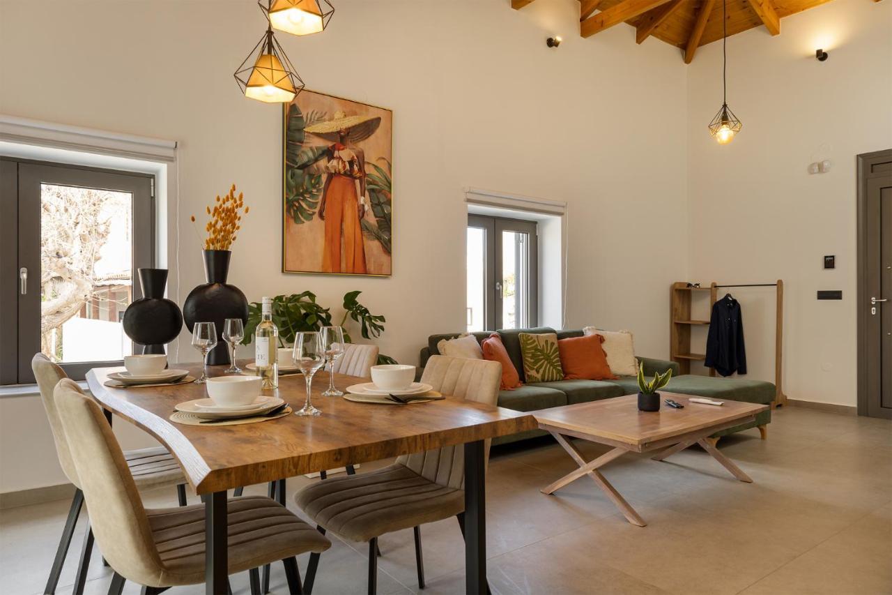 Casa Dionysia - New Lux 2Br With Jacuzzi Near Maleme Beach Εξωτερικό φωτογραφία