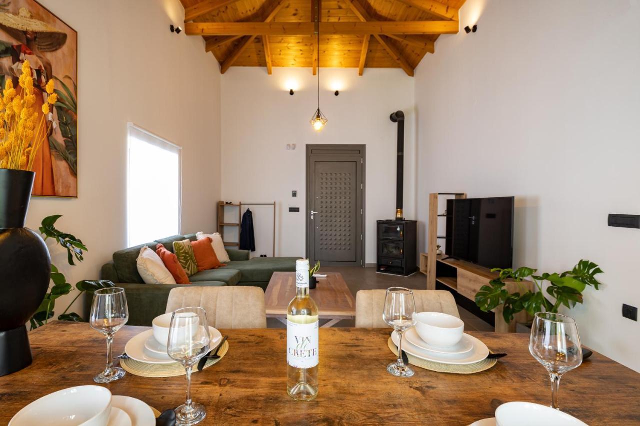 Casa Dionysia - New Lux 2Br With Jacuzzi Near Maleme Beach Εξωτερικό φωτογραφία
