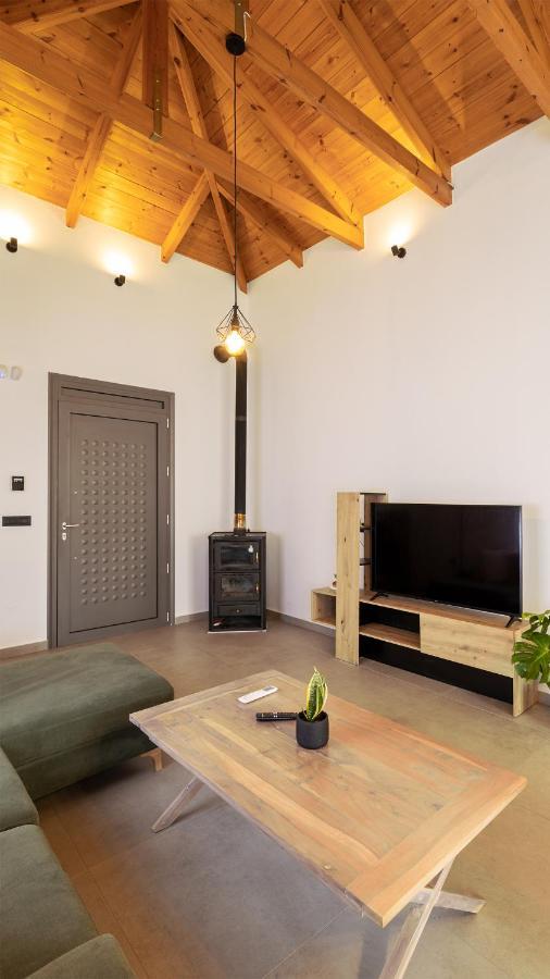 Casa Dionysia - New Lux 2Br With Jacuzzi Near Maleme Beach Εξωτερικό φωτογραφία